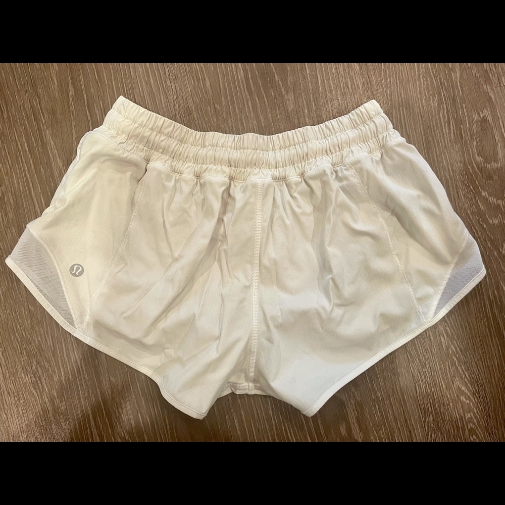 Lululemon Hotty Hot Shorts II 2.5”